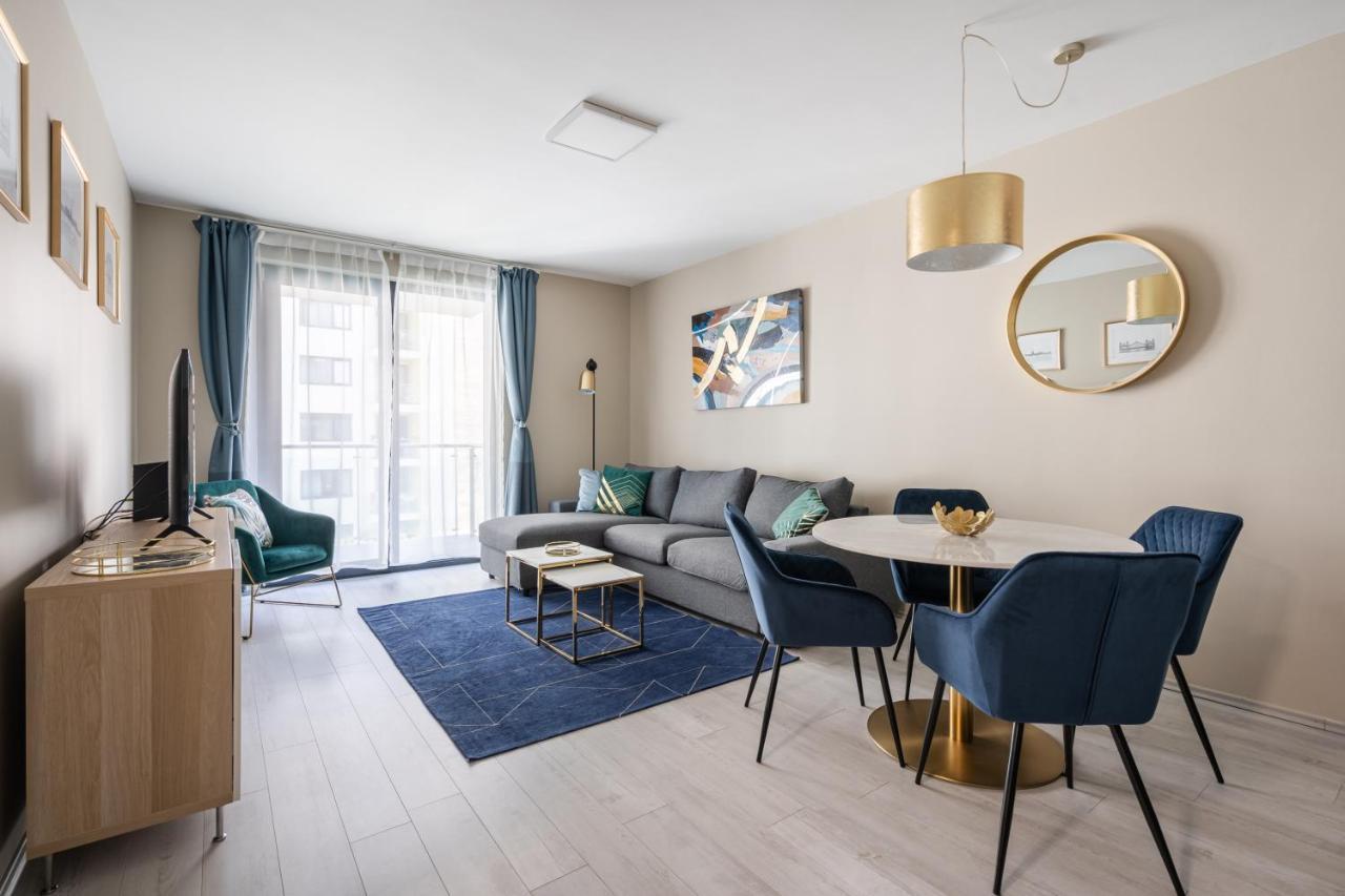 Navy Angel Apartment With Balcony Boedapest Buitenkant foto