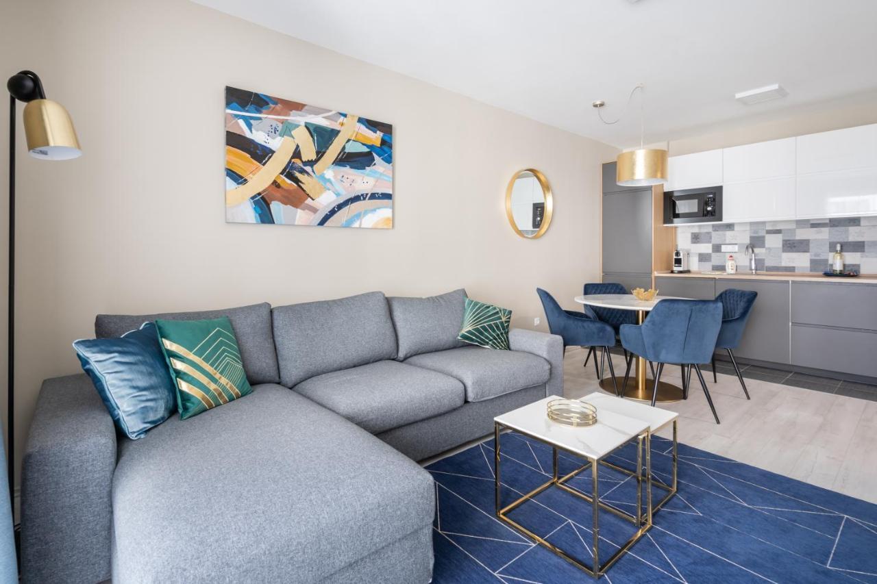 Navy Angel Apartment With Balcony Boedapest Buitenkant foto