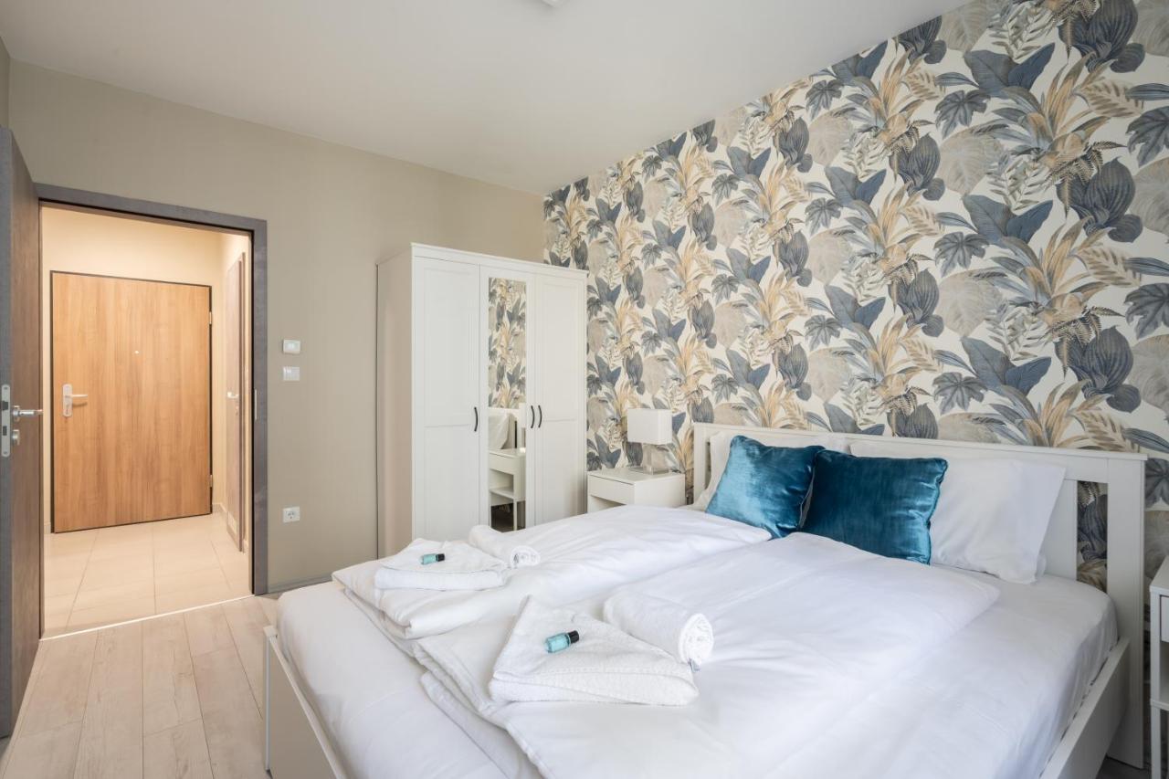 Navy Angel Apartment With Balcony Boedapest Buitenkant foto
